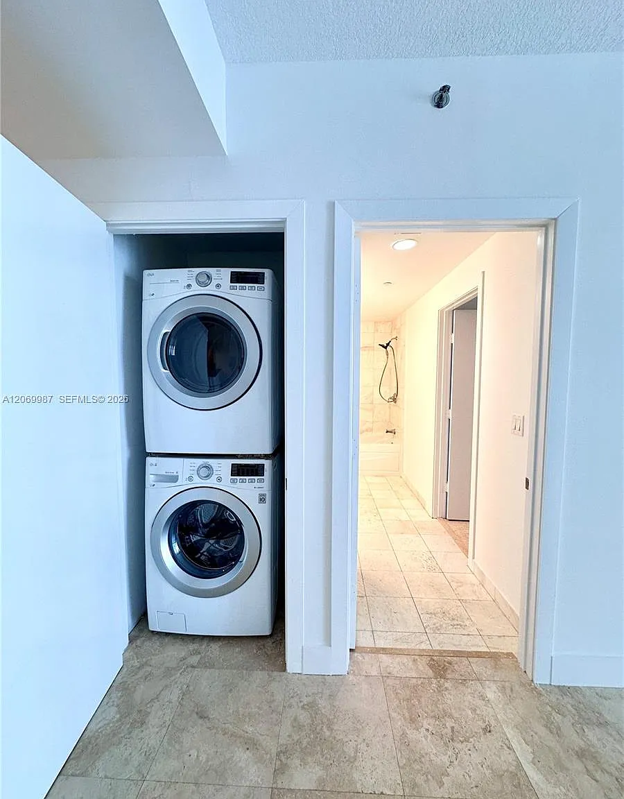 1060 Brickell Condo — Photo 4