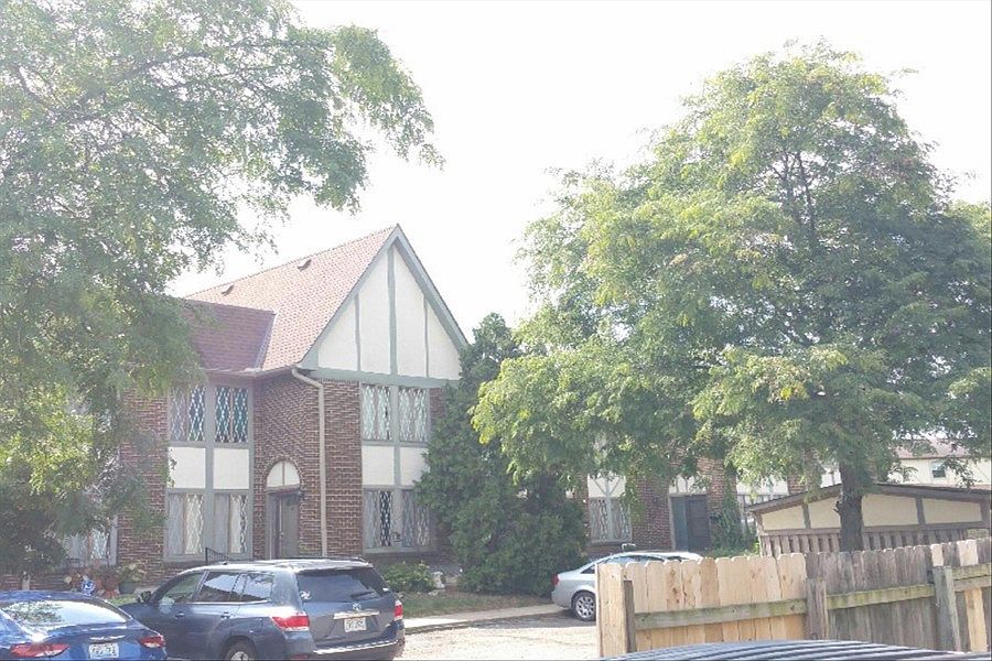 2nd image of 5395 Valley Ln E