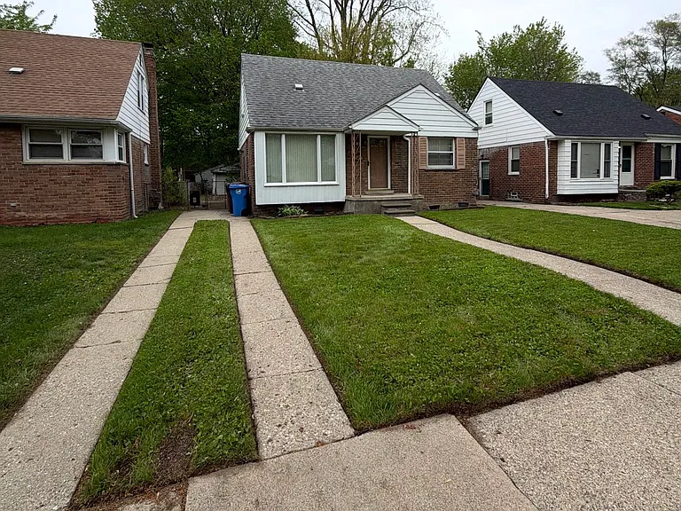 795 Fairwood St — Photo 2