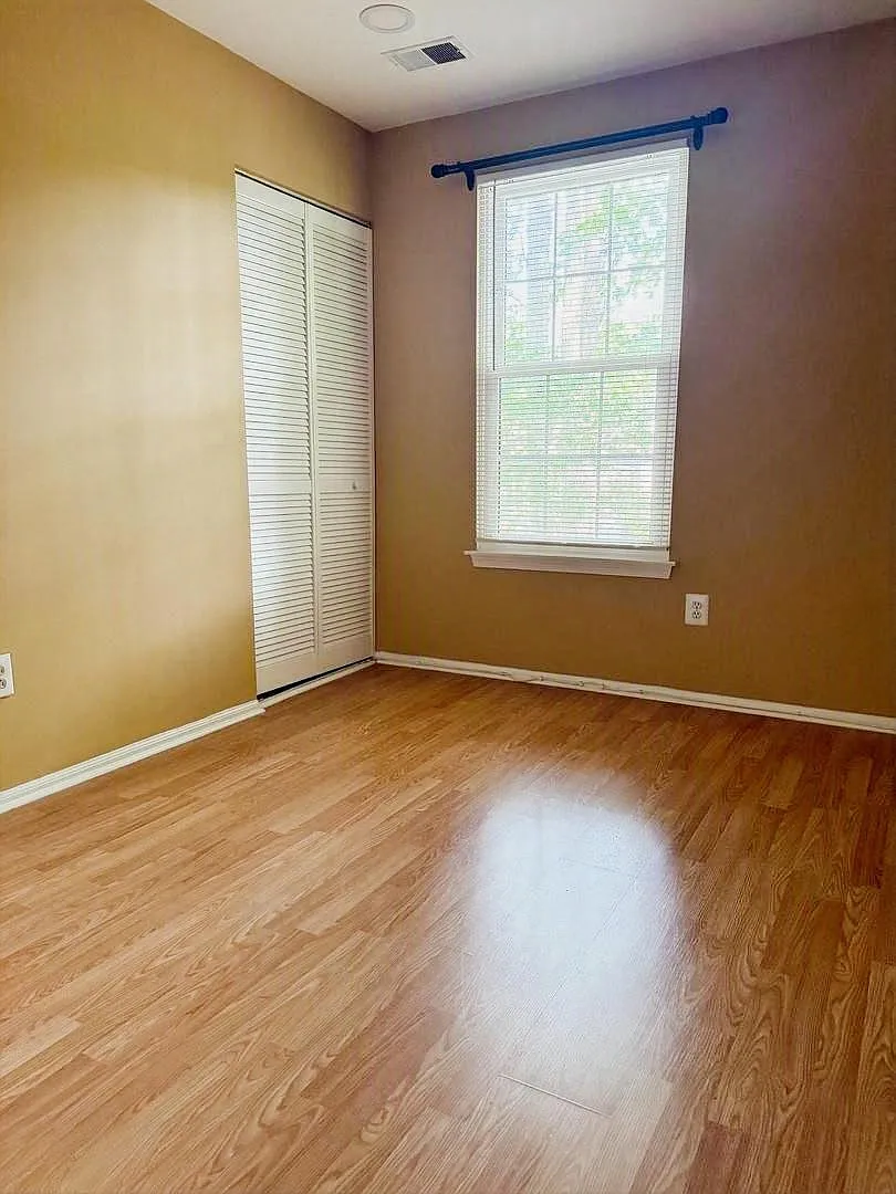 2 bed, 1150 sqft, $1,025 — Photo 2