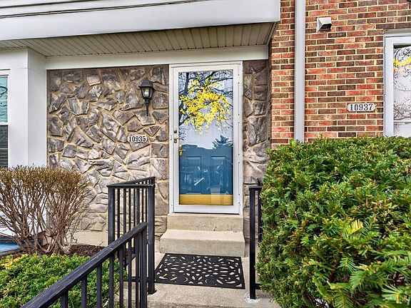 5th image of 10935 Barrington Ct #232