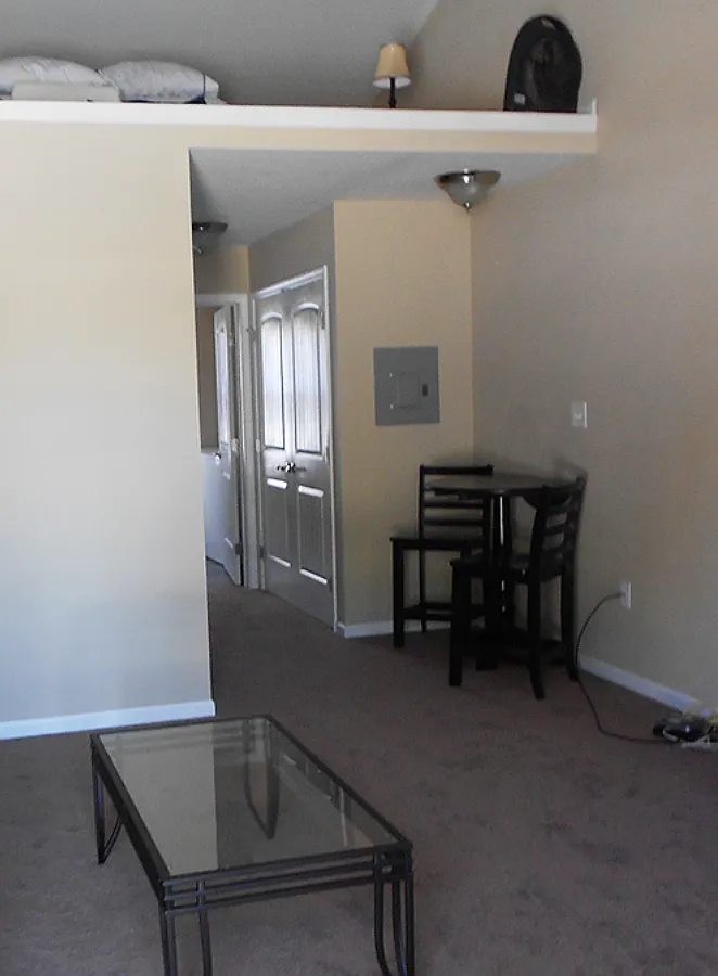 Studio, $685 — Photo 3