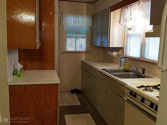 5th image of 1216 Maywood St