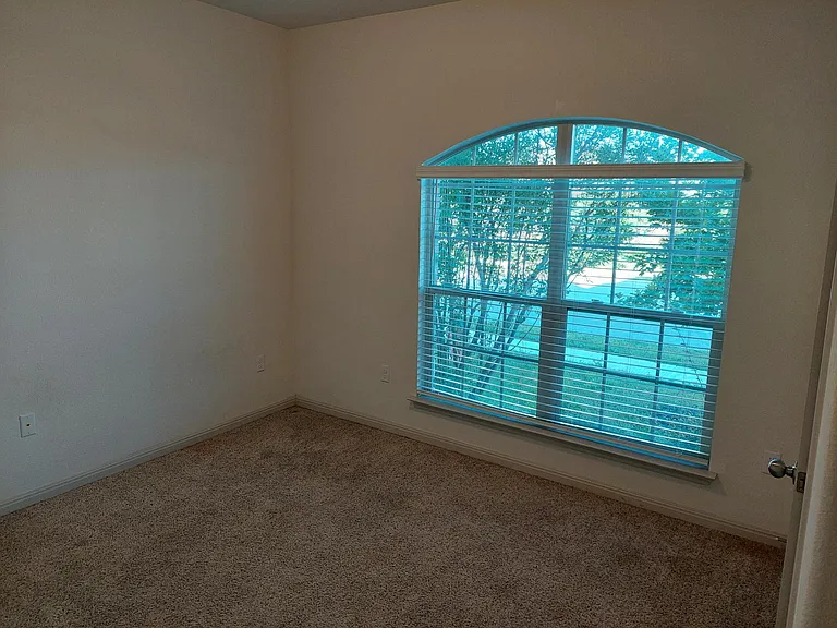 18400 Calasetta Dr — Photo 21