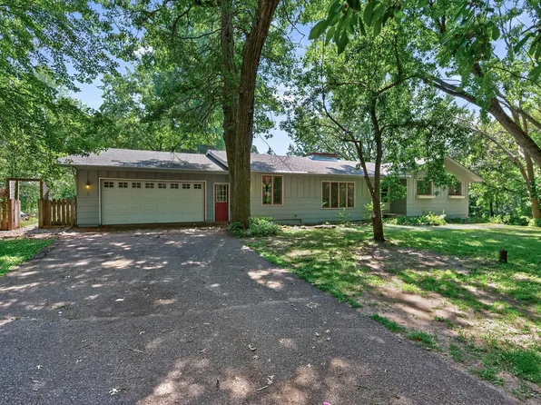 3948 Sunshine Dr, Anoka, MN 55303