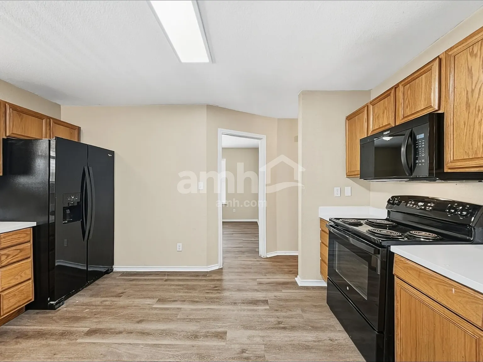 3 bed, 2.0 bath, 1334 sqft, $1,810 — Photo 3