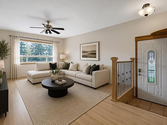 3rd image of 1007 E Mackid Rd NE