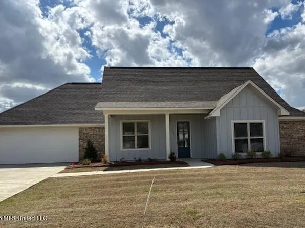 107 Trace Pointe Pl, Clinton, MS 39056