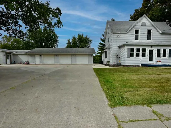 318 Keller St, Sigourney, IA 52591