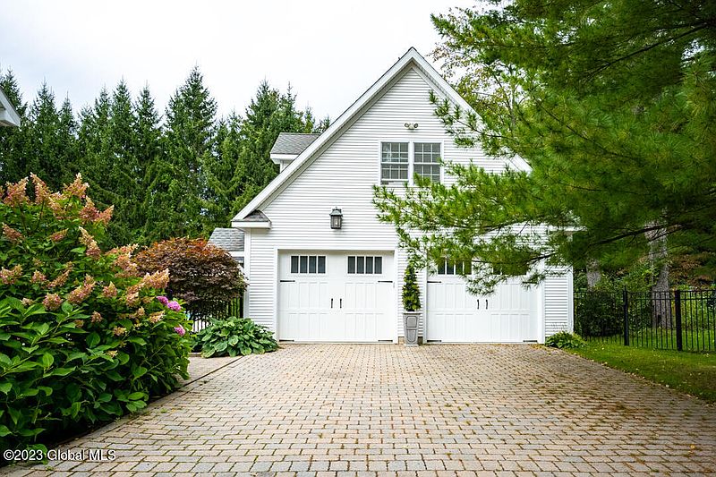 2nd image of 9 Prestwick Drive