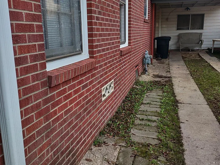308 N Trinity St — Photo 12