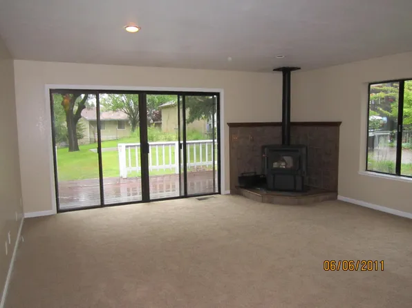 25095 Oro Valley Rd, Auburn, CA 95602