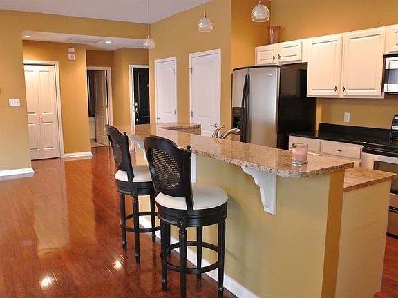 4th image of 225 N New Jersey St APT 26