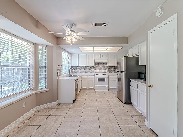 18506 Creekfield Ct — Photo 22