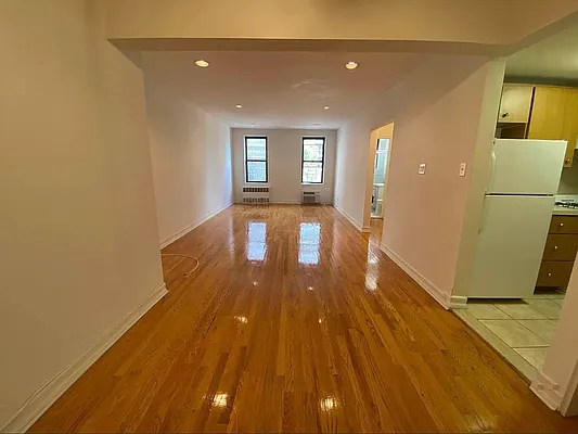 Rented by Queens Apartments Realty LLC | media 7