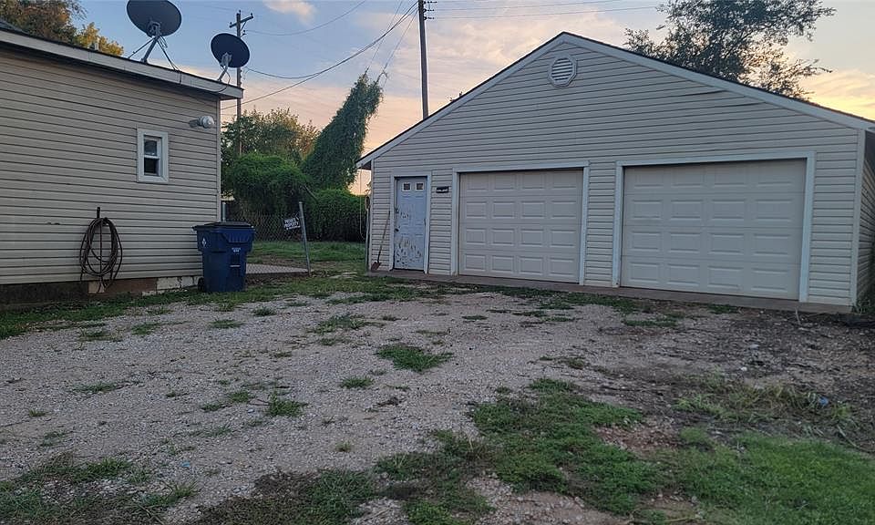 2nd image of 228 S 2nd St