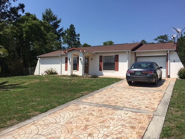 Pool Home   Traditional Sale
