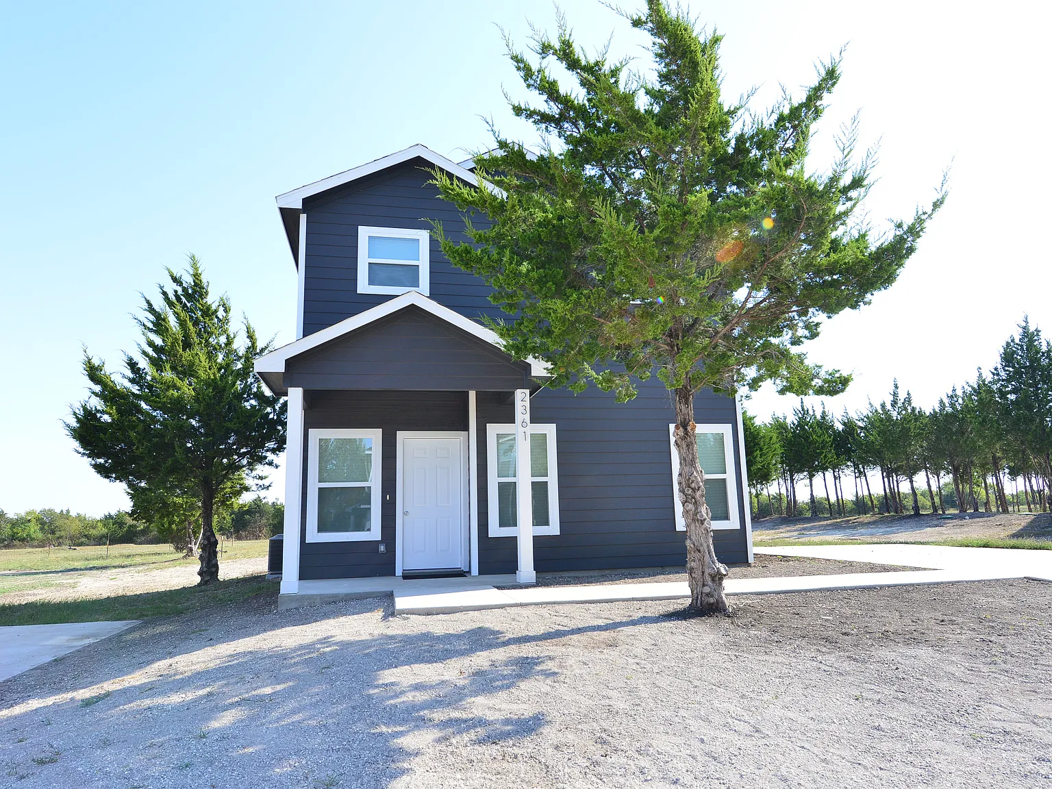 3 bed, 2.5 bath, 1400 sqft, $2,245 — Photo 1