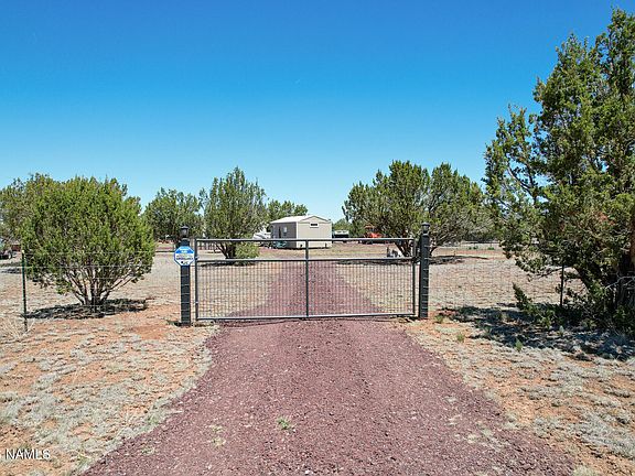 3rd image of 7543 N Red Lake Rd #218