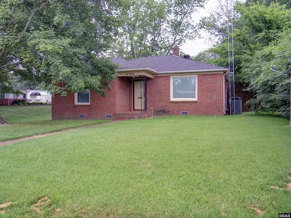 119 Central St, Martin, TN 38237