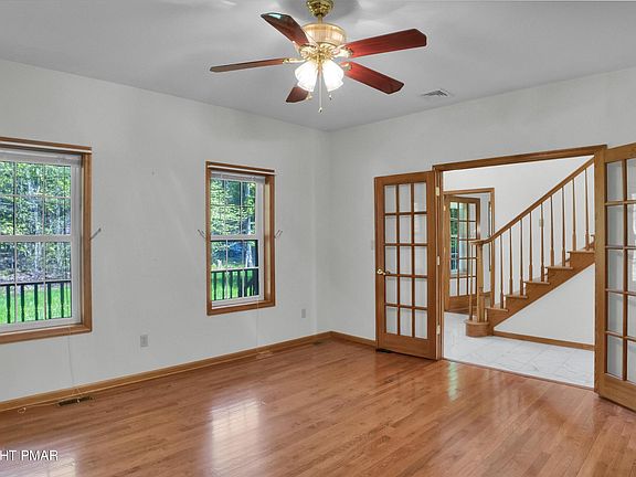 5th image of 248 Robyn Ln