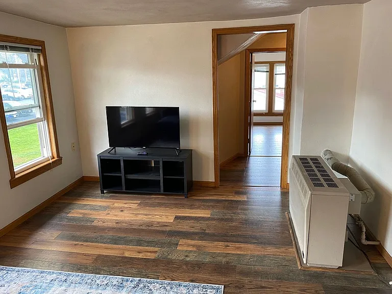 410 N Maple Ave — Photo 7