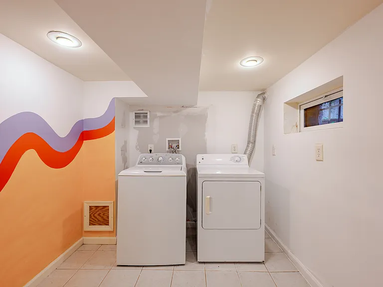 763 Girard St NW — Photo 28