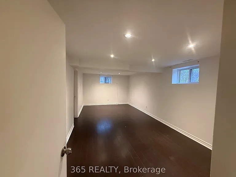 202 Renforth Dr #BASEMENT — Photo 15