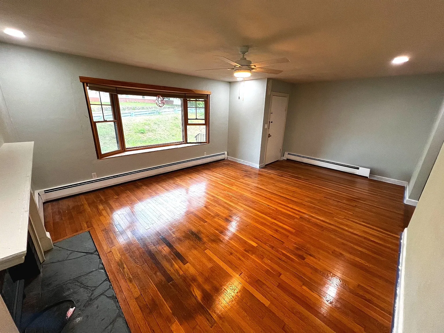 2 bed, 976 sqft, $2,800 — Photo 2