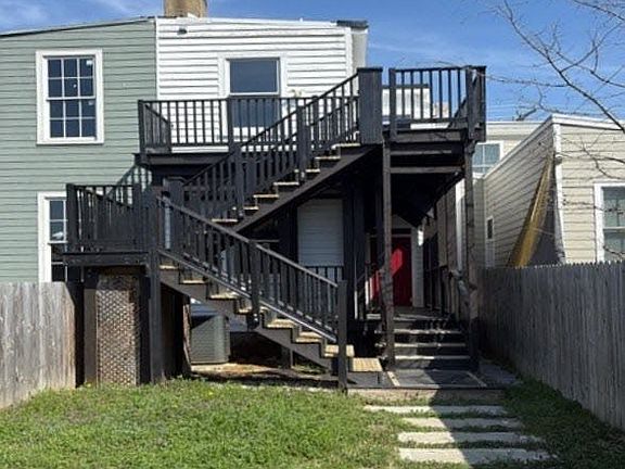 4th image of 2011 Venable St