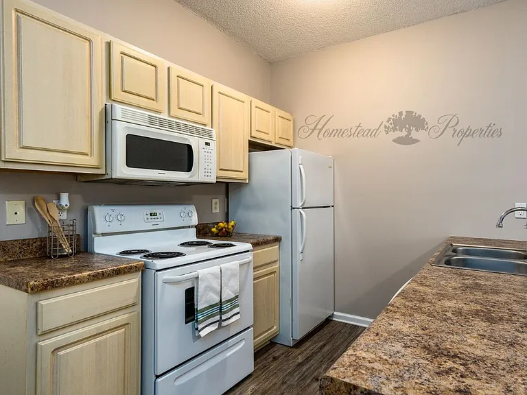 885 W Main St — Photo 5