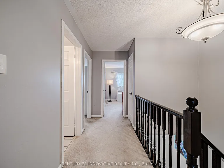 28 Samandria Ave #UPPER — Photo 23