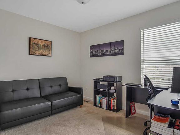 4th image of 1221 Stone Hill Dr