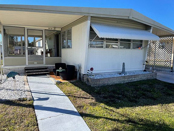 3rd image of 5811 Eastlake Dr