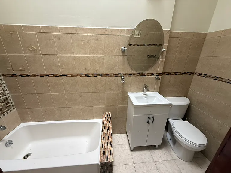100 Cornelia St #3 — Photo 11