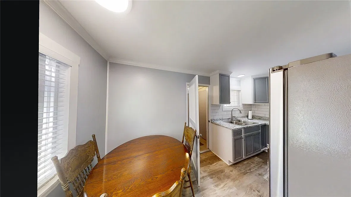 2 bed, 800 sqft, $1,995 — Photo 4