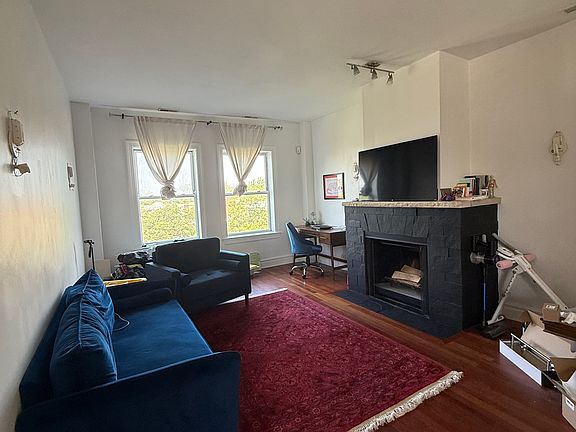 3rd image of 5135 S Kenwood Ave #600