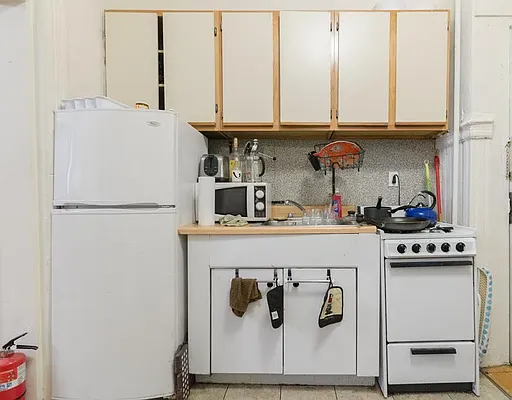 Rented by Gioia Realty | media 15