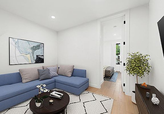 4th image of 586 Manhattan Ave #3E