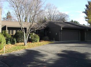 787 Brook Village Ct, Holland, MI 49423
