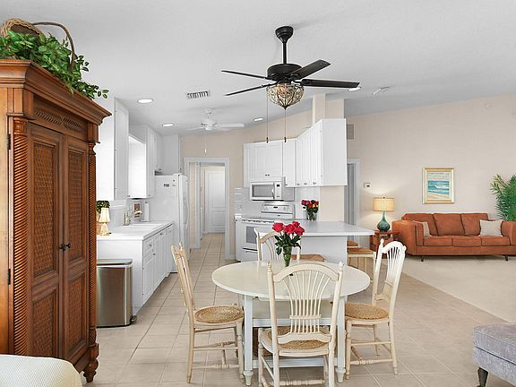 3rd image of 8016 SE Peppercorn Court