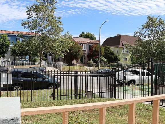 5th image of 109 S Catalina St