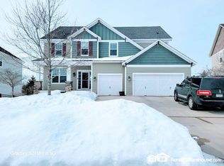 1720 Bluewater Ln, Woodbury, MN 55129