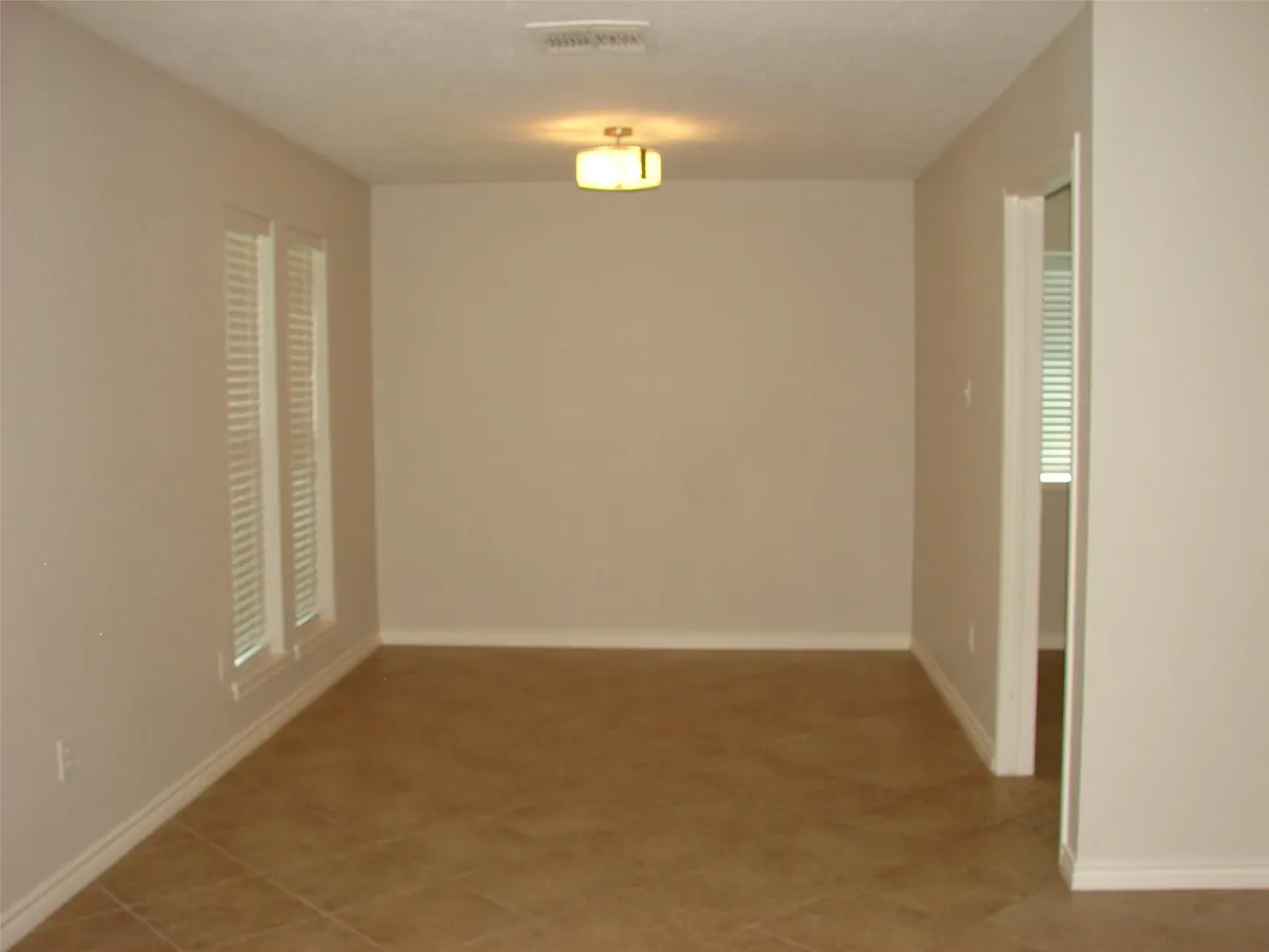 Building Photo - 7010 Buchanan Dr
