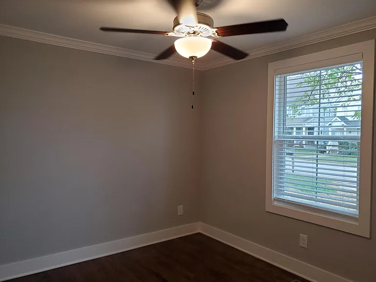 6018 California Ave — Photo 13