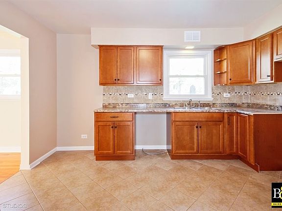 3rd image of 6312 Arcadia Dr