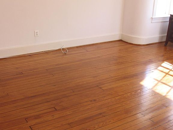 Living room - original pine floors
