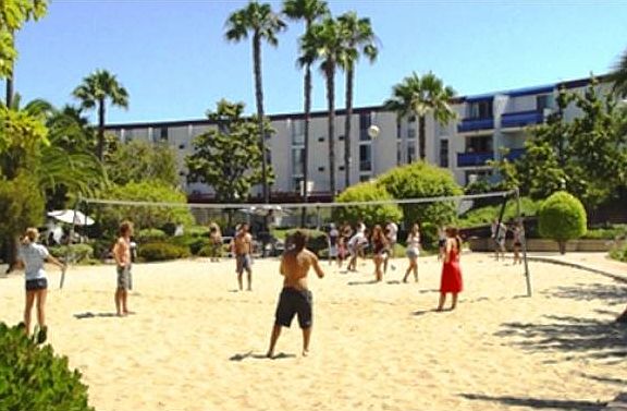 Volleyball (Beach Style)