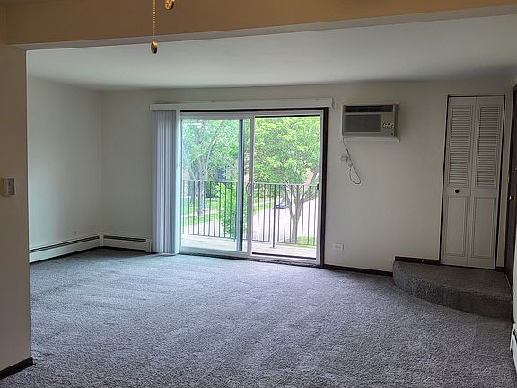 3rd image of 701 W 65th St APT 6