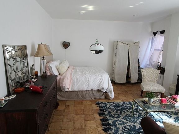 4th image of 207 E 37th St #5G_